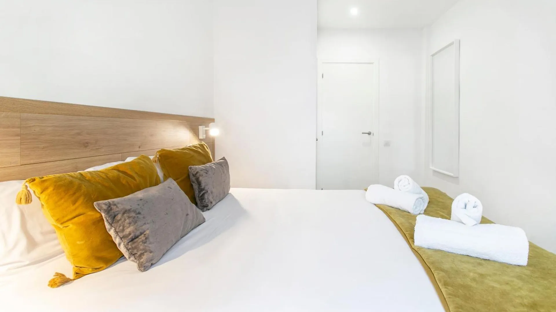 Chic And Modern Apartments In Gracia Barcelona